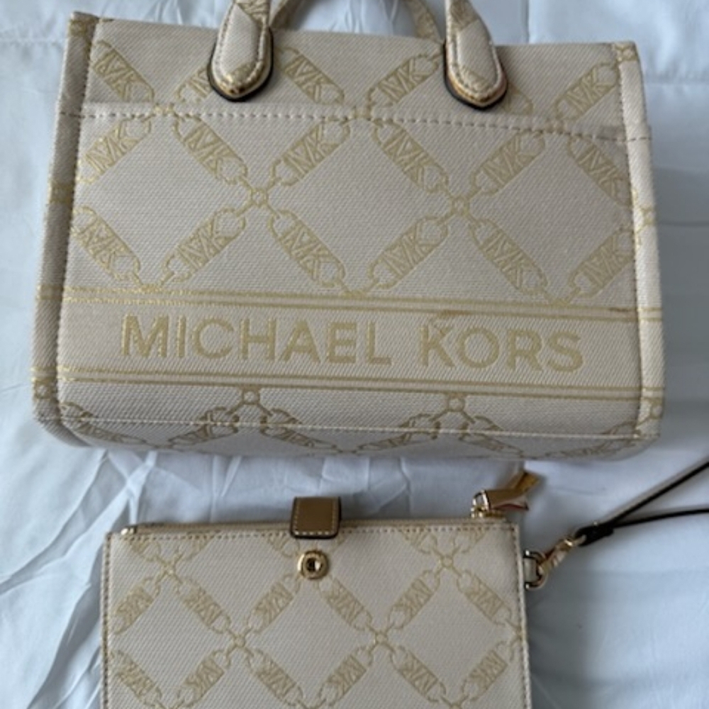 Michael Kors Cream and Gold Women's Bag Set